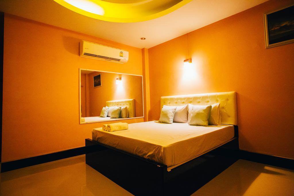 Windsor Resort Lopburi Bagian luar foto