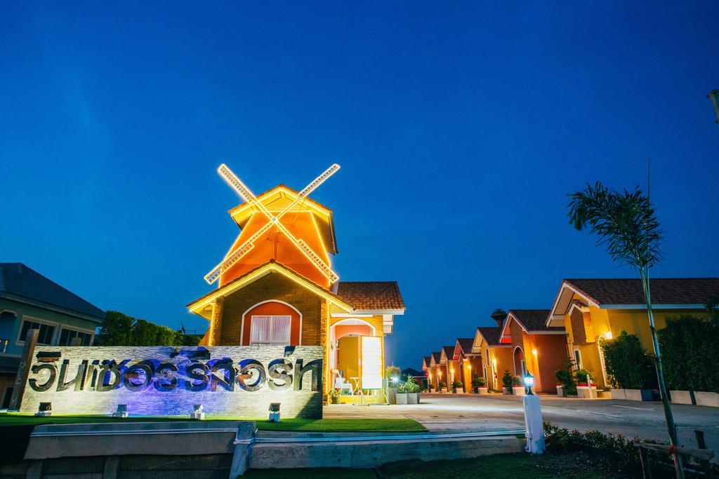 Windsor Resort Lopburi Bagian luar foto