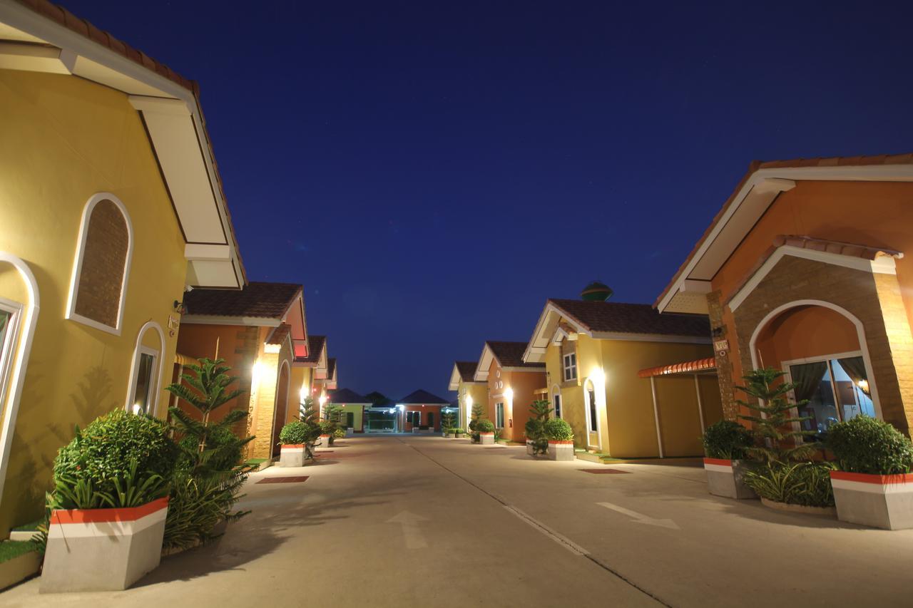 Windsor Resort Lopburi Bagian luar foto