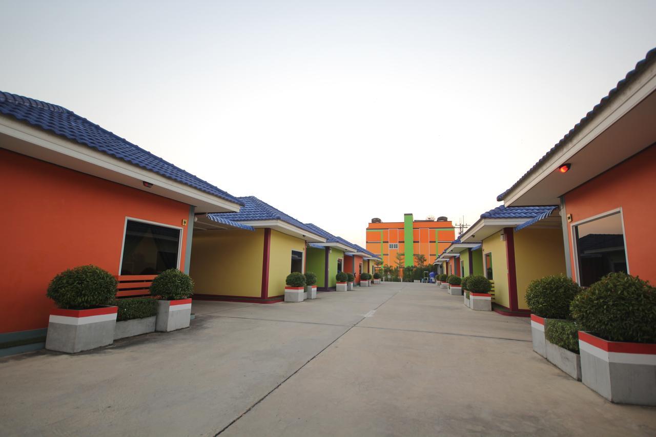 Windsor Resort Lopburi Bagian luar foto