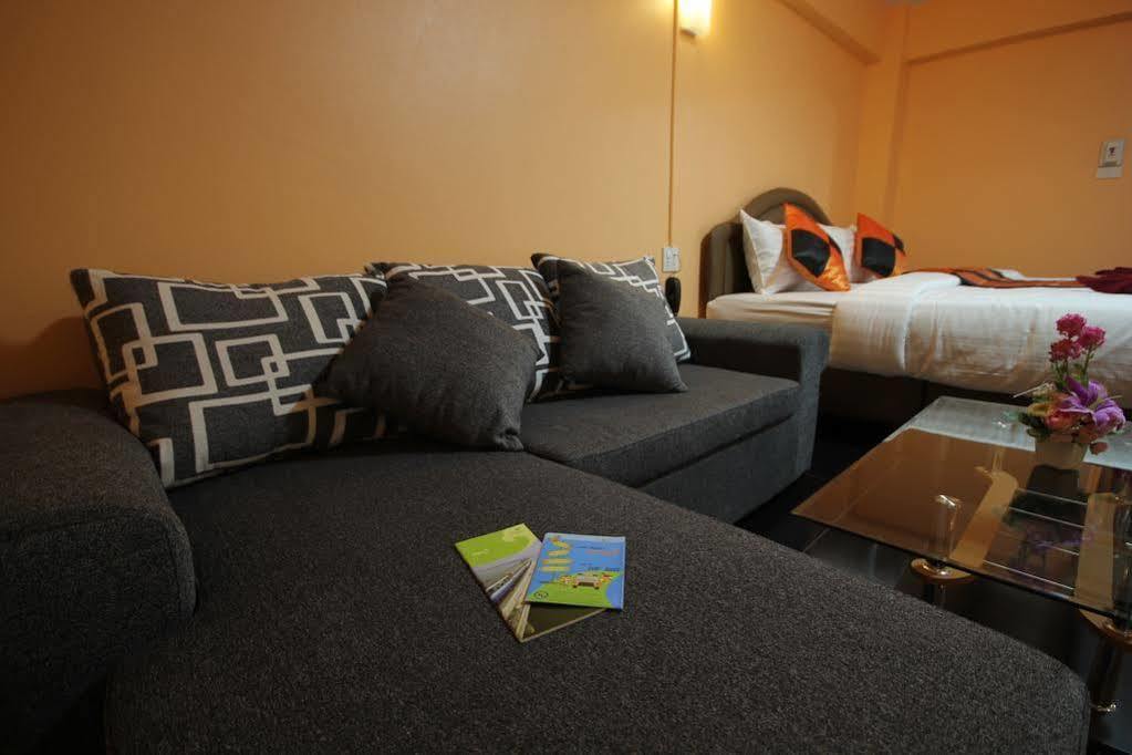 Windsor Resort Lopburi Bagian luar foto